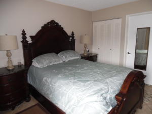 MEADOWS ON THE GREEN COND - Residential