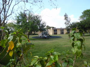 MEADOWS ON THE GREEN COND - Residential