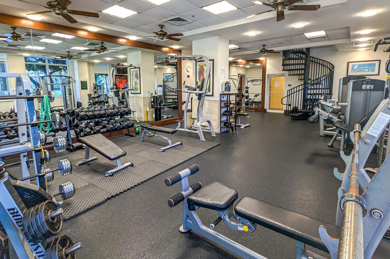 TURNBERRY ON THE GREEN CO - Residential