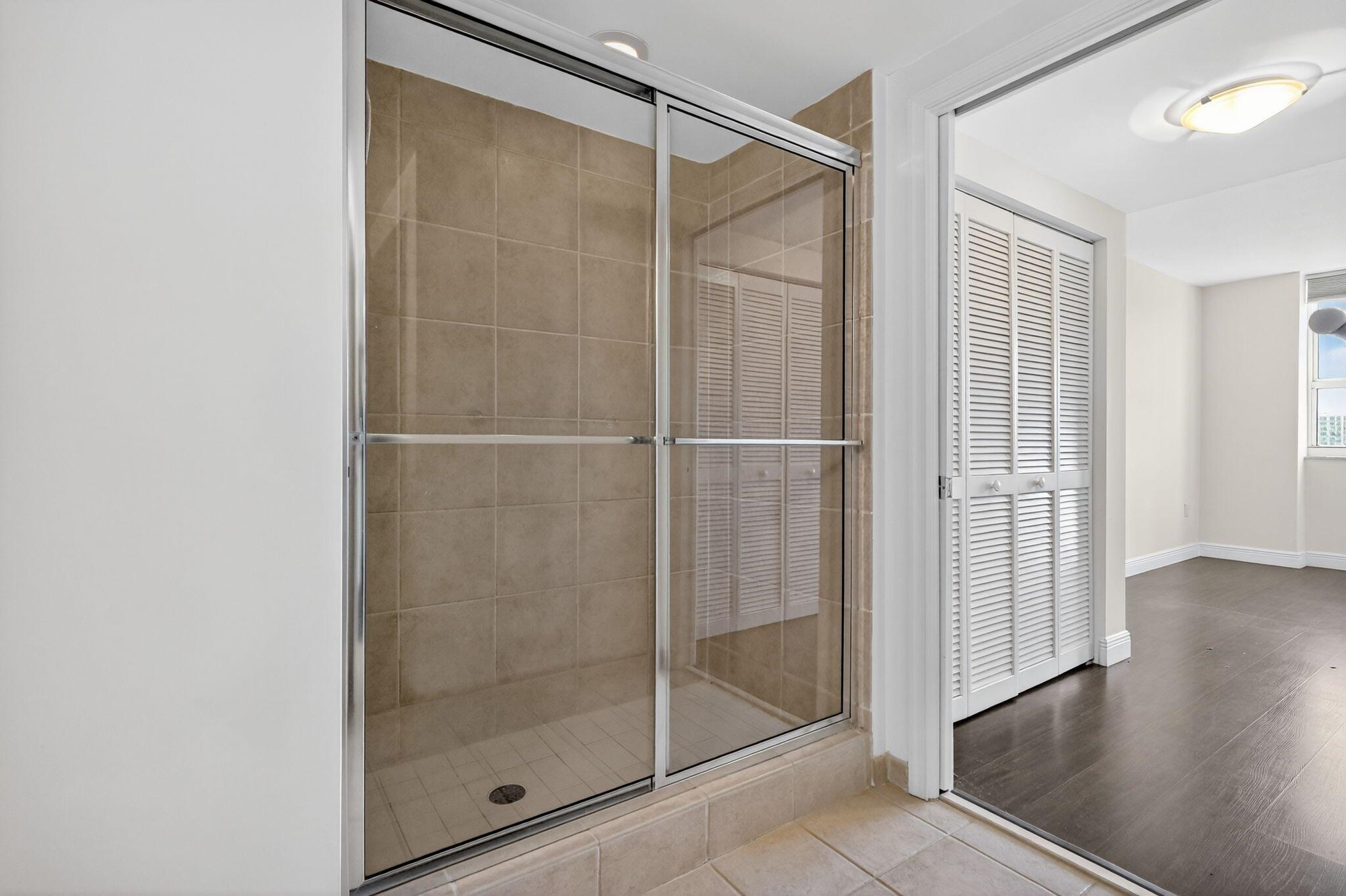 TURNBERRY ON THE GREEN CO - Residential