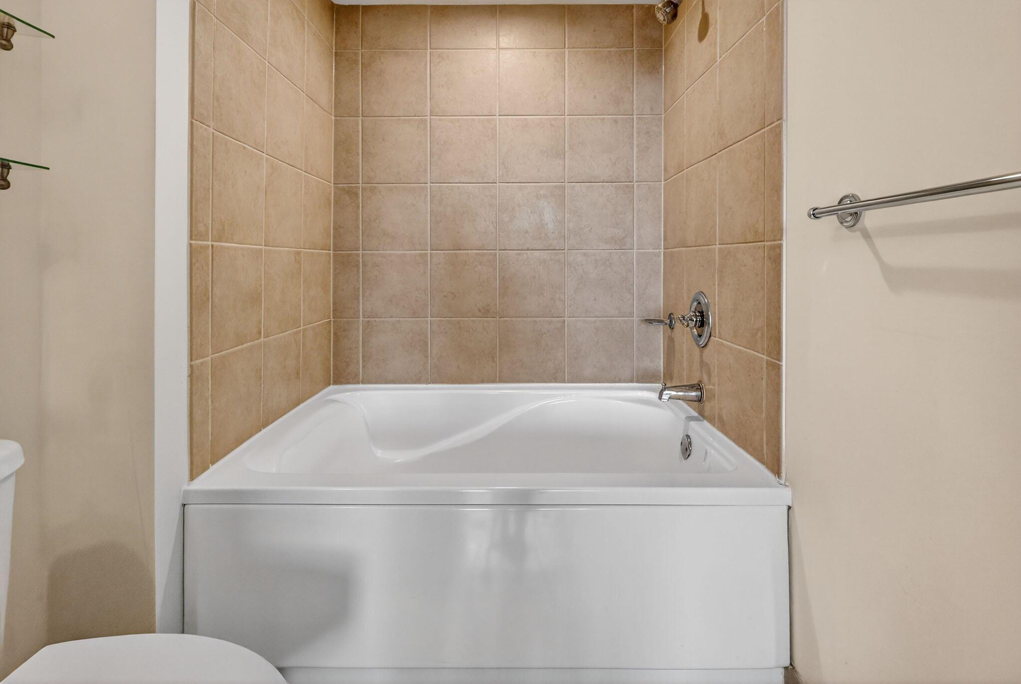 TURNBERRY ON THE GREEN CO - Residential