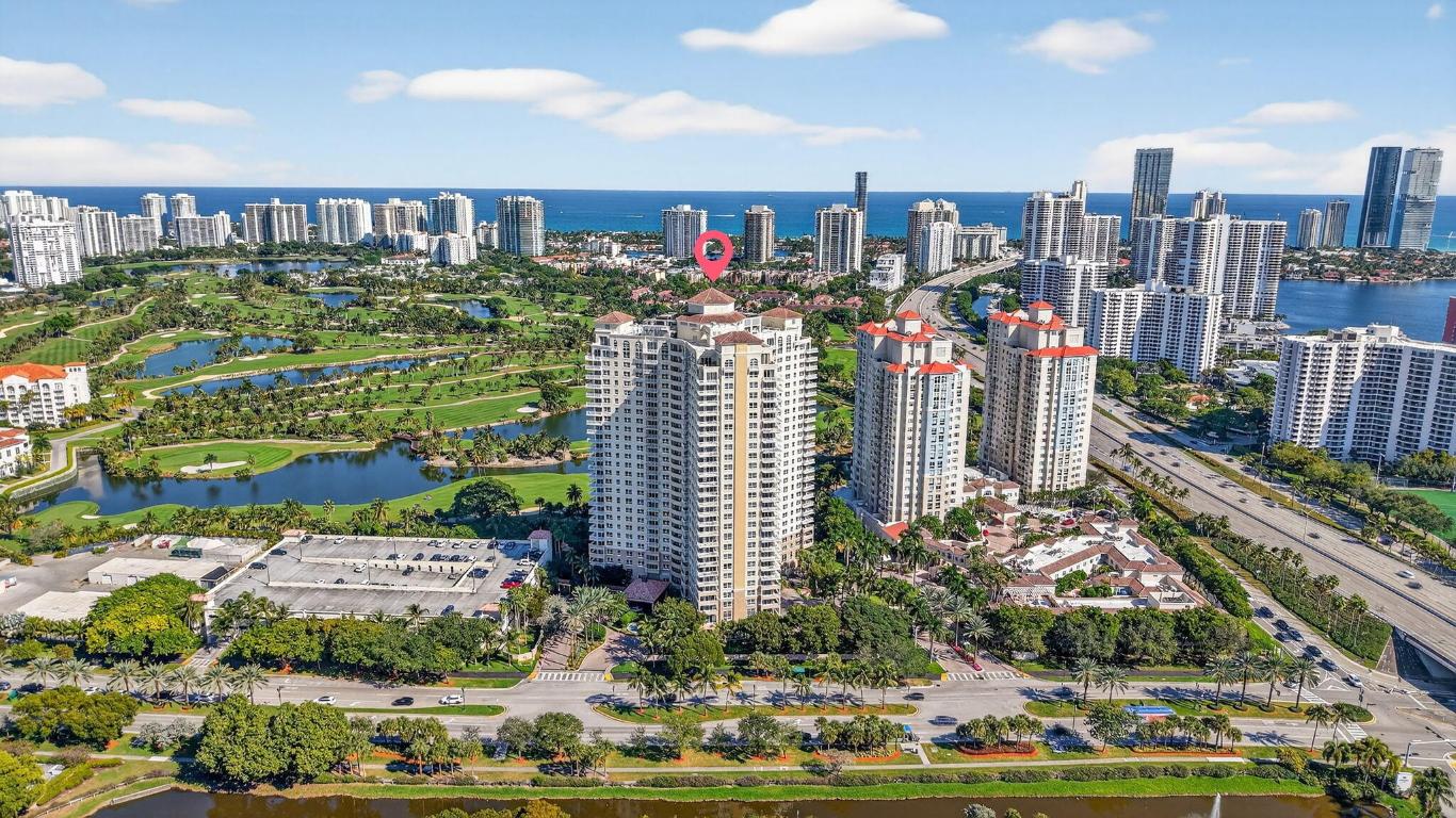 TURNBERRY ON THE GREEN CONDO - Residential