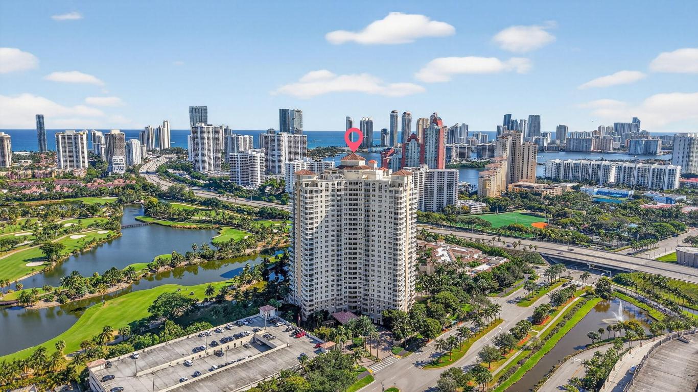 TURNBERRY ON THE GREEN CONDO - Residential