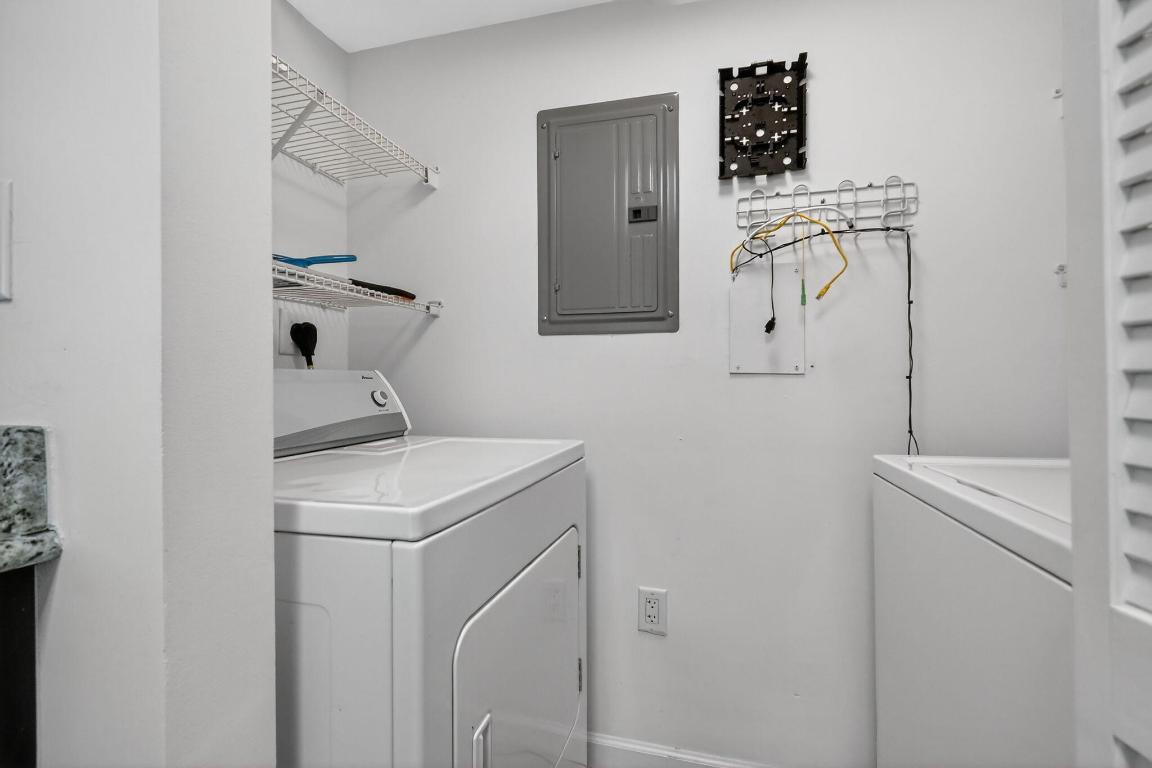 TURNBERRY ON THE GREEN CONDO - Residential