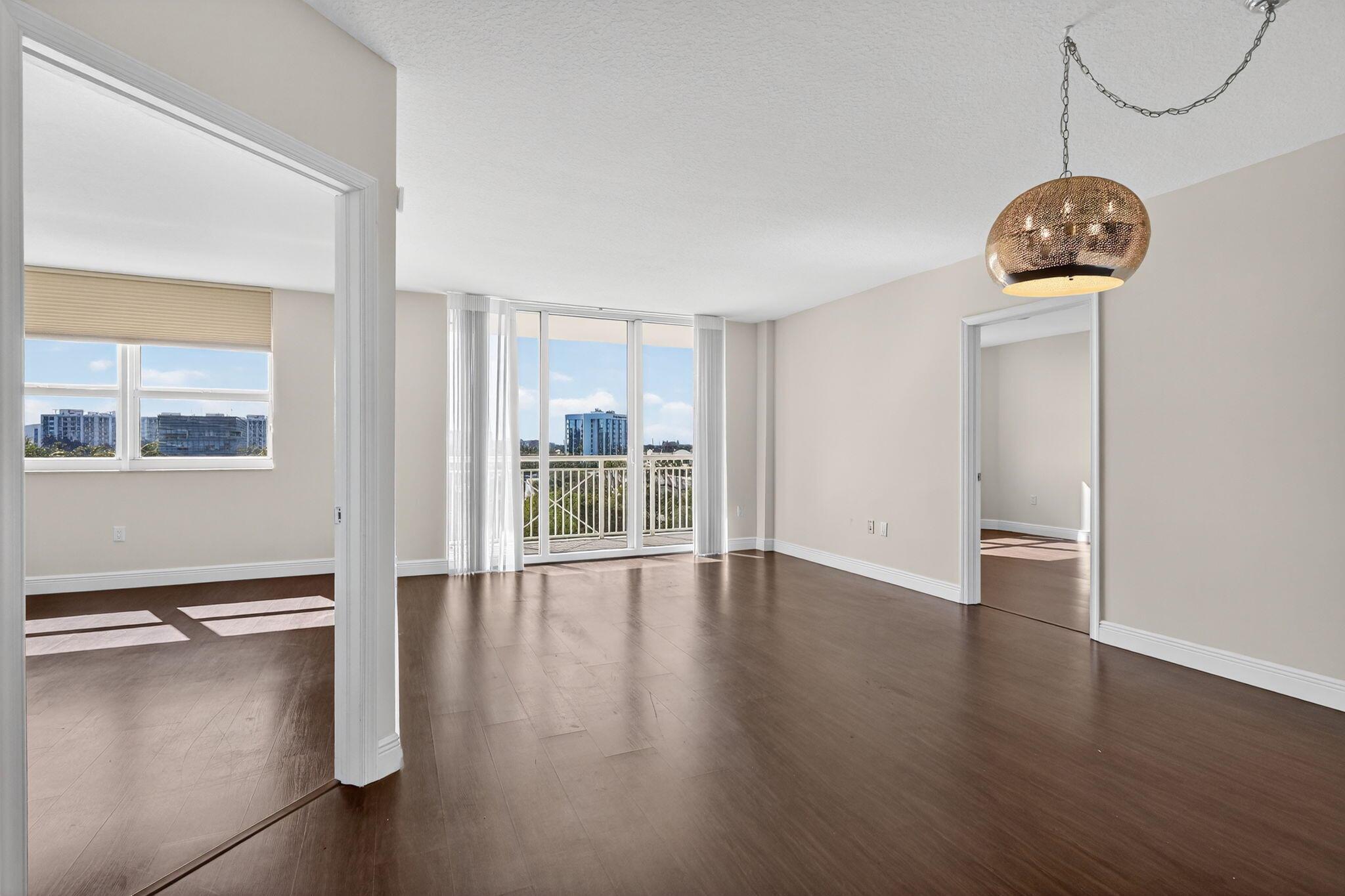 TURNBERRY ON THE GREEN CO - Residential