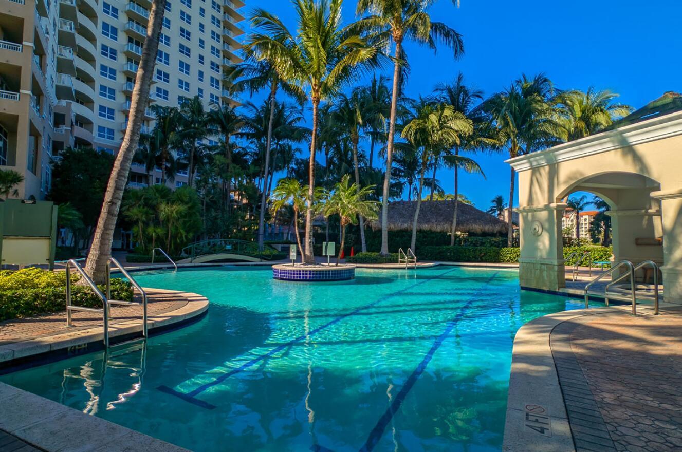 TURNBERRY ON THE GREEN CO - Residential