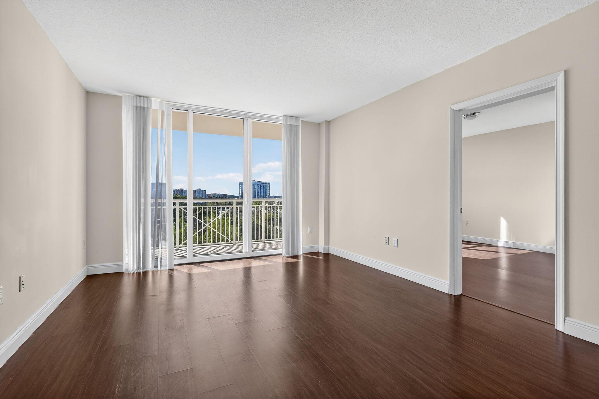 TURNBERRY ON THE GREEN CO - Residential