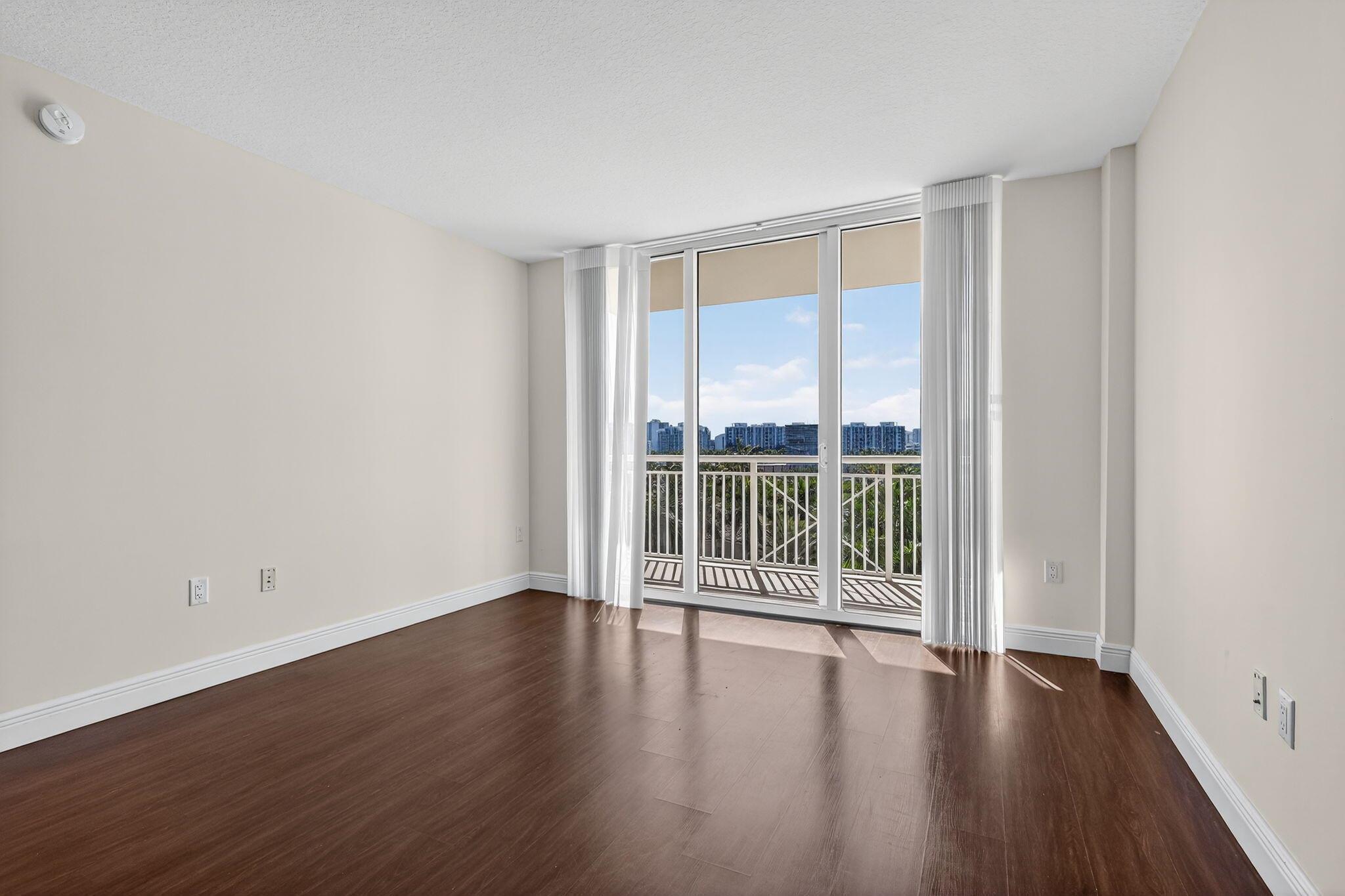 TURNBERRY ON THE GREEN CO - Residential