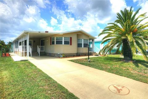 A home in Barefoot Bay