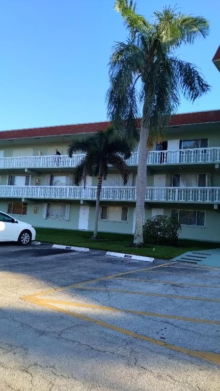 REGAL PALMS MAYFAIR CONDO - Residential