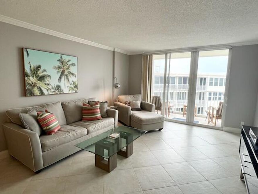 Amazing Pied de Terre 1 Bedroom / 1.5 bathroom oceanfront penthouse condo available to rent from May 15 to October 15. This condo has been updated and is immaculate. Le Chateau Royal, an Ocean Front full amenity building that has garage parking, gym, bbq, sauna, and beachfront pool, is located in South Palm Beach on the Ocean with views of the Ocean and Intracoastal from the balcony. Walkable to Eau Spa, Shops, Restaurants, and more.