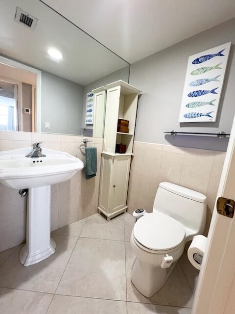 LE CHATEAU ROYAL CONDO - Residential Lease