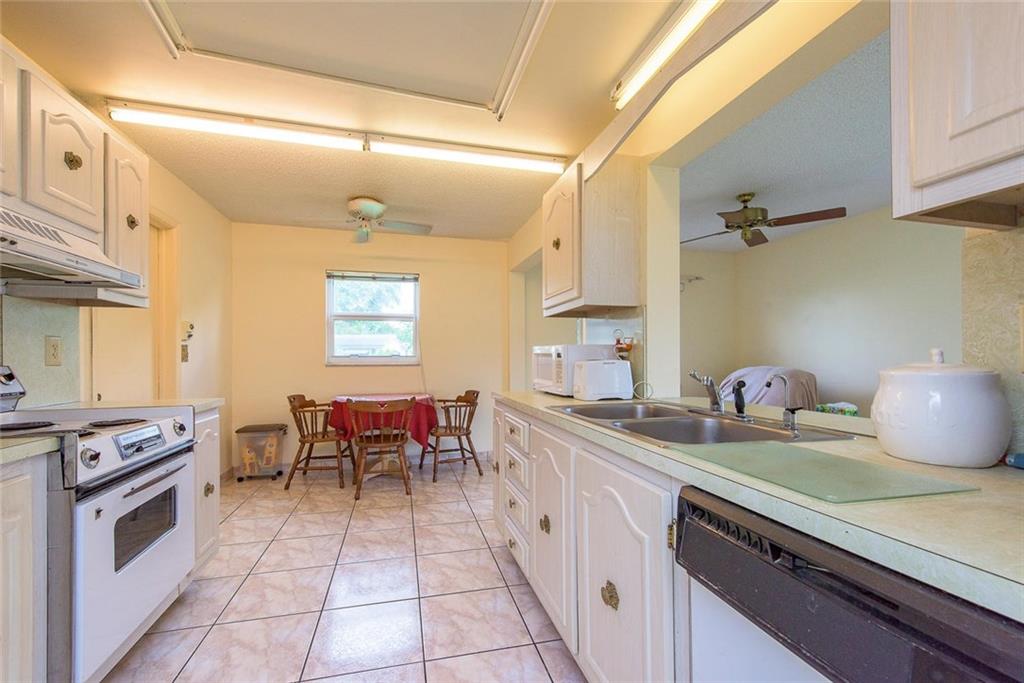 Lauderdale West 3 Sec 83- - Residential