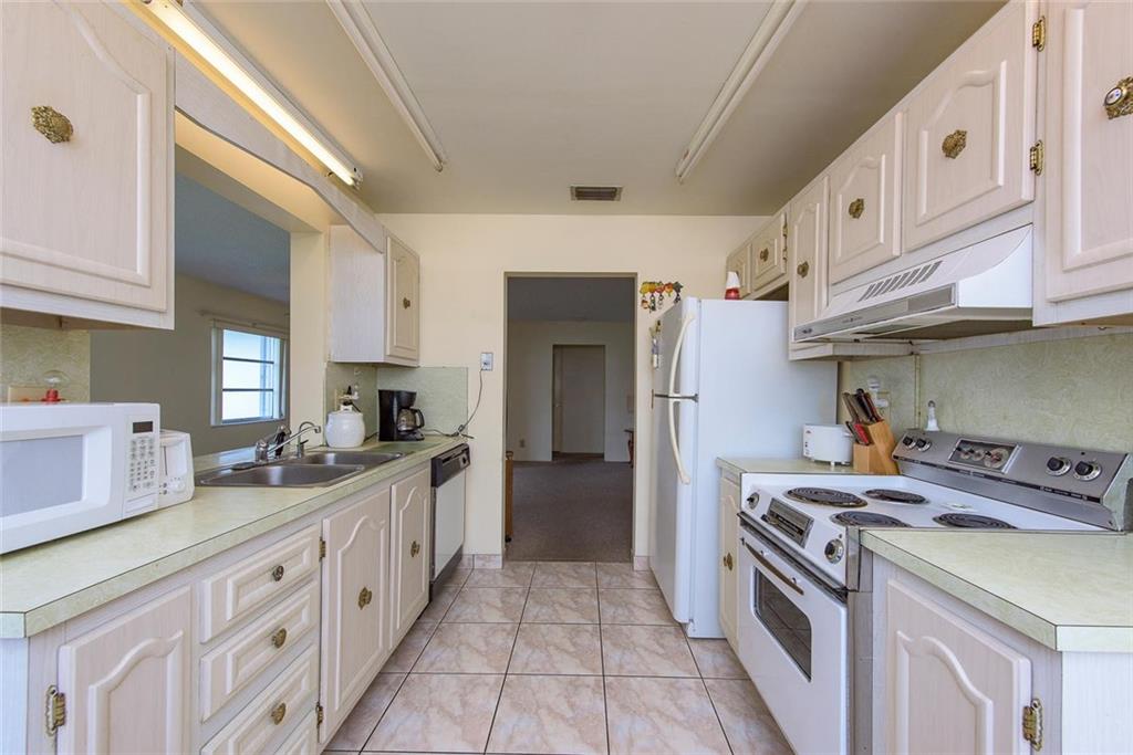 Lauderdale West 3 Sec 83- - Residential