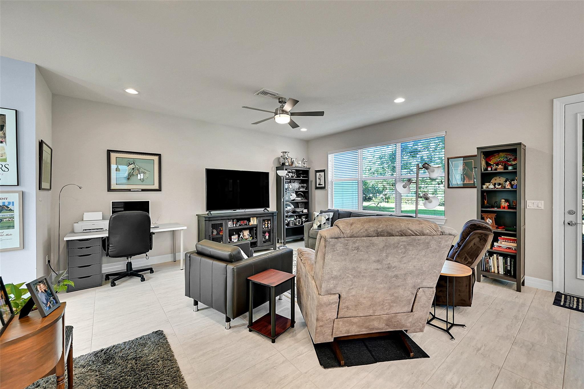 964 Banyan Dr
