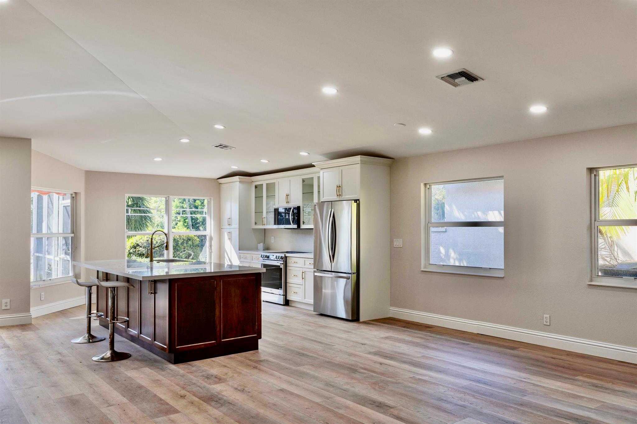 LAKEFIELD OF THE LANDINGS - Residential Lease