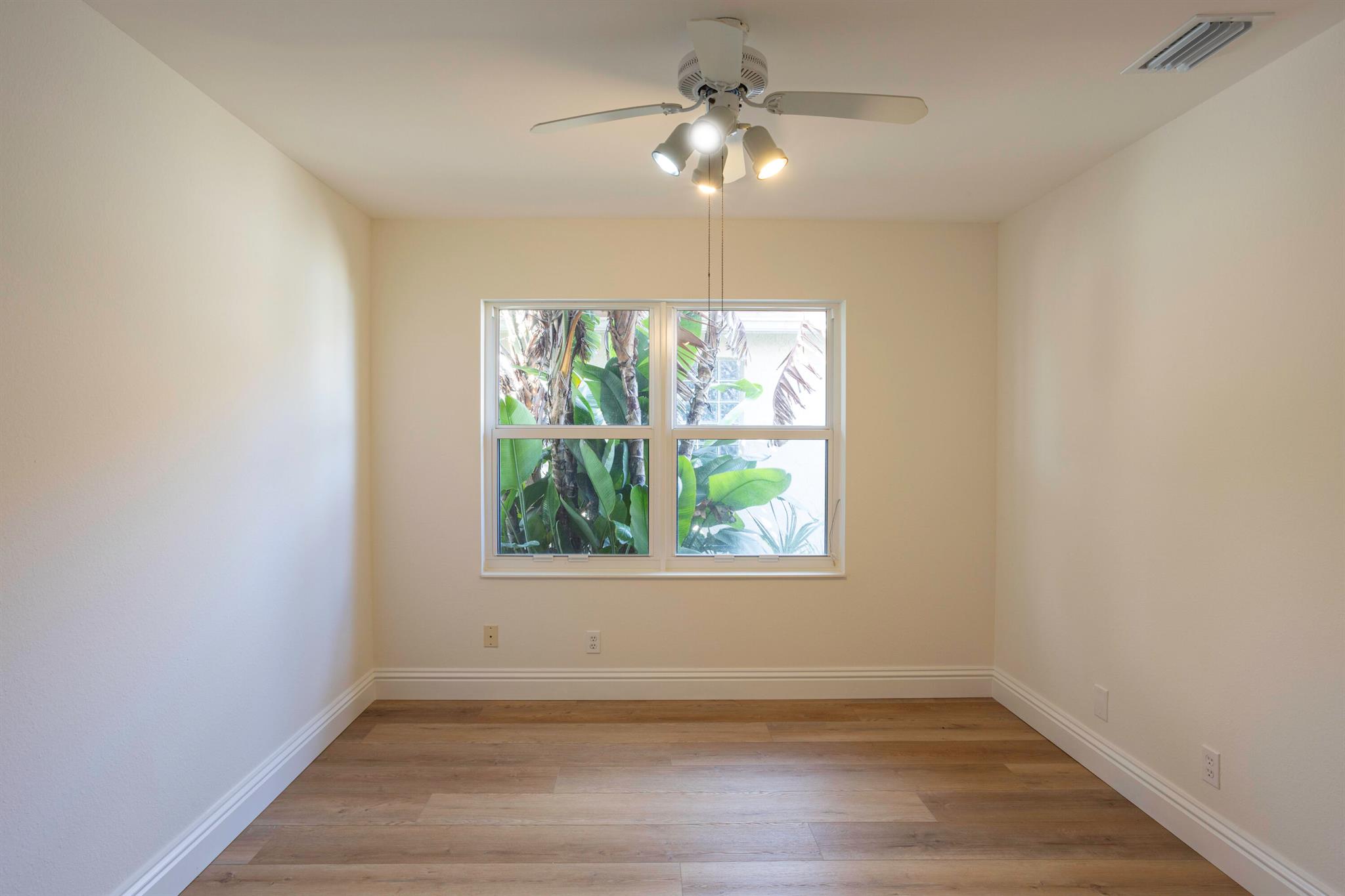 LAKEFIELD OF THE LANDINGS - Residential Lease