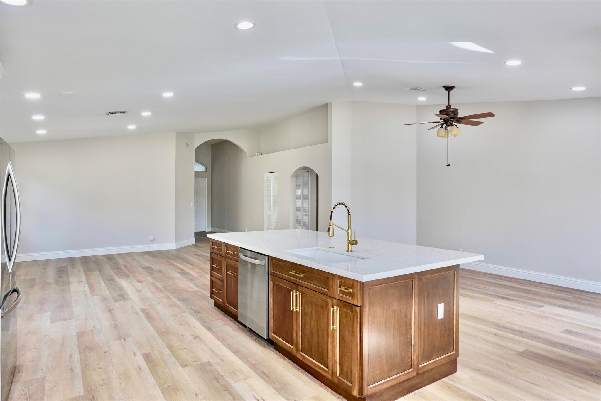 LAKEFIELD OF THE LANDINGS - Residential Lease