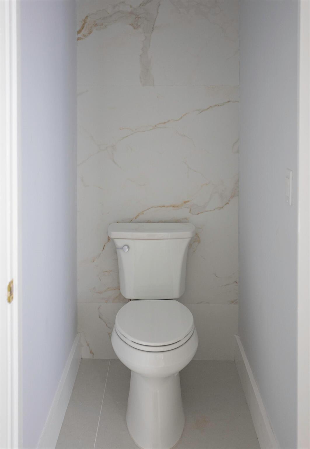 LAKEFIELD OF THE LANDINGS - Residential Lease