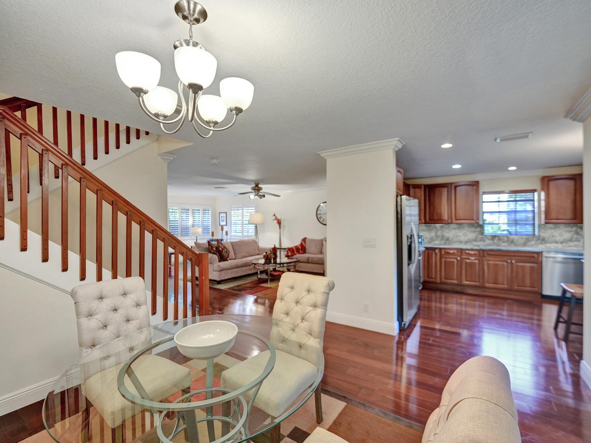 9113 Vineyard Lake Dr