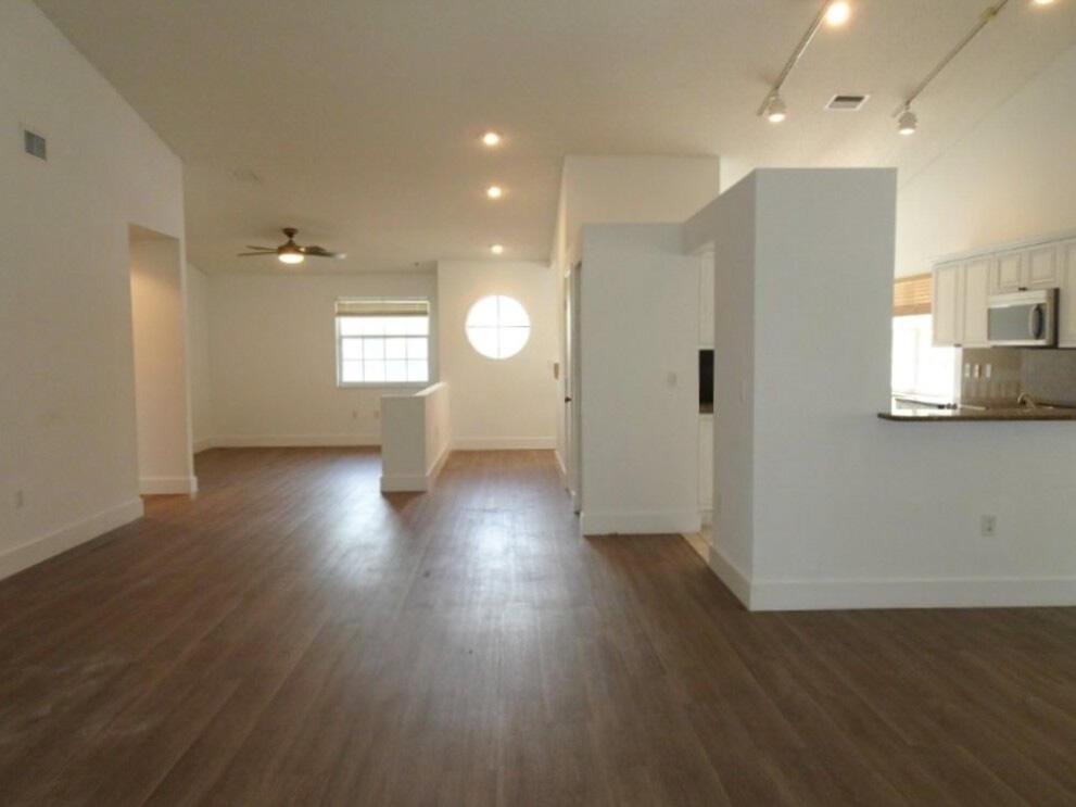 View photos, virtual tours, details... 9637 Shadybrook Drive 201