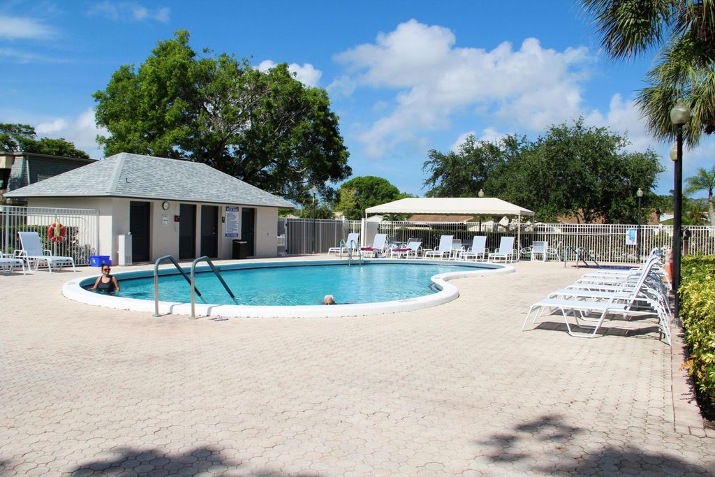 Photo of 729 NW 29th Avenue, Delray Beach, FL 33445 (MLS # B26032278)