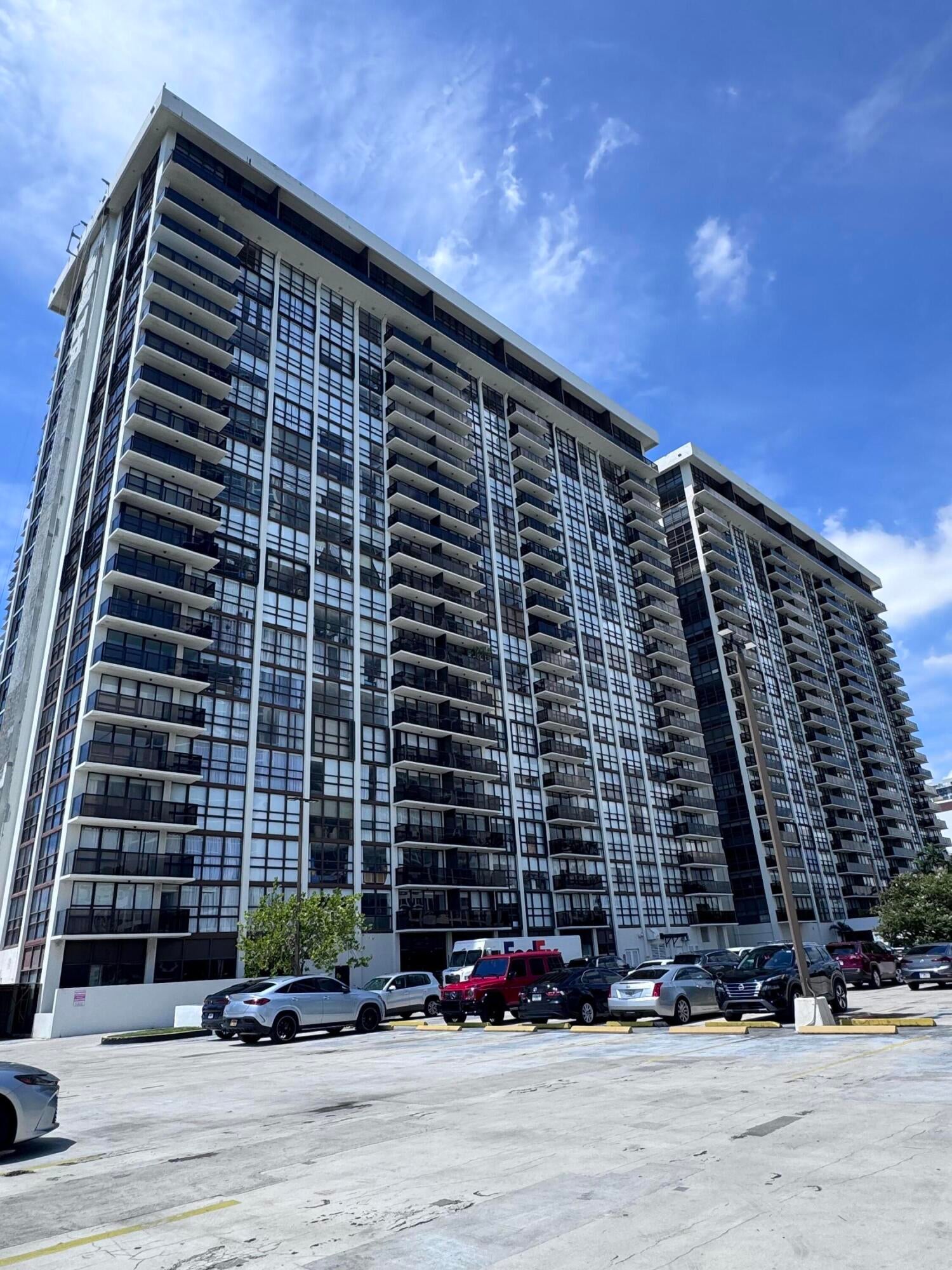 600 NE 36TH Street 1112