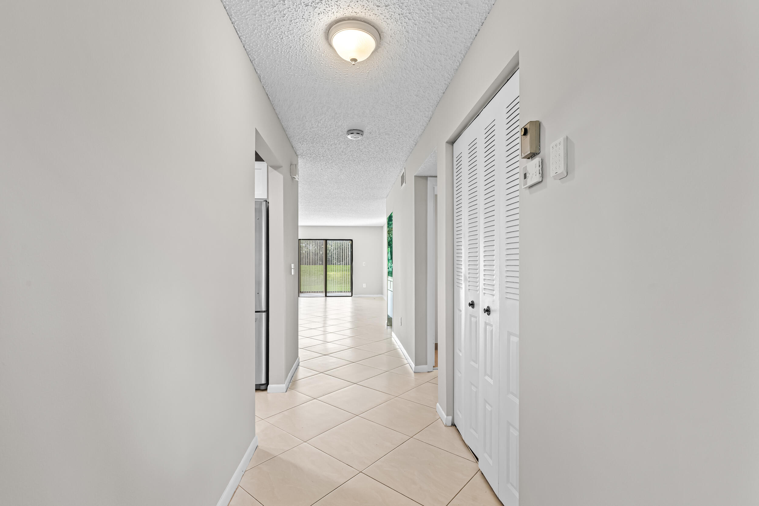 9270 Vista Del Lago E27