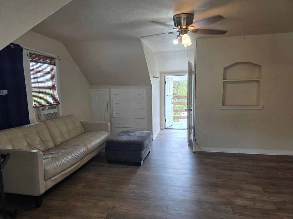 Photo of 110 S K Street, Lake Worth Beach, FL 33460 (MLS # B26039043)