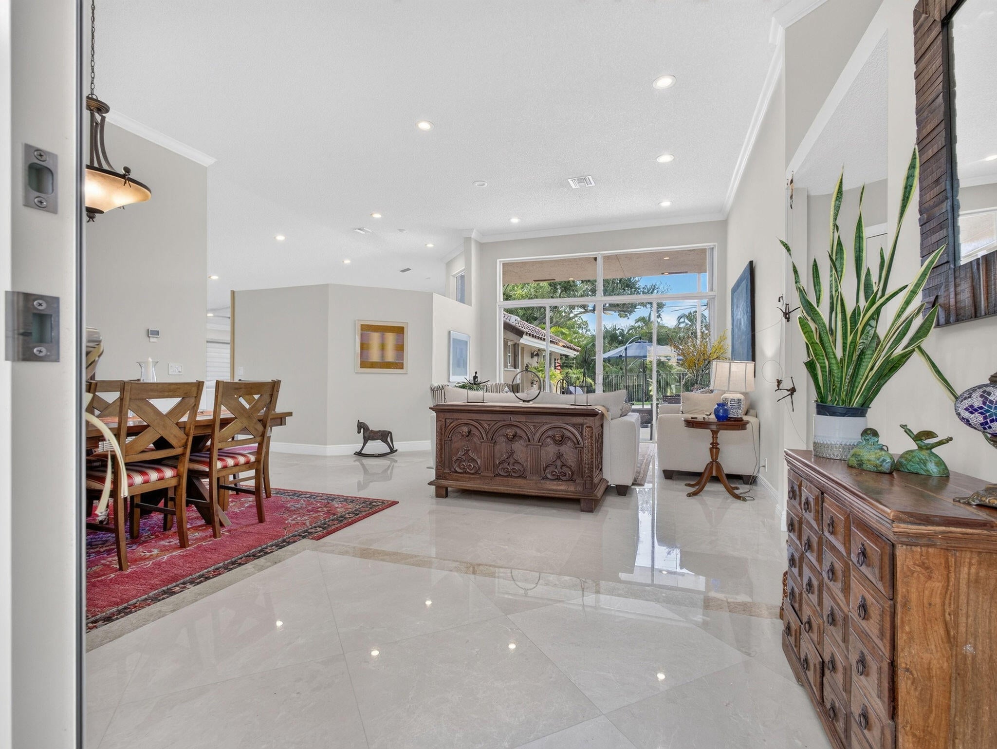 832 WATERVIEW Drive