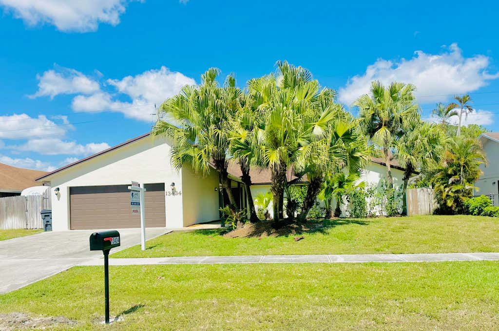 Photo of 13434 Columbine Avenue, Wellington, FL 33414 (MLS # R11081755)