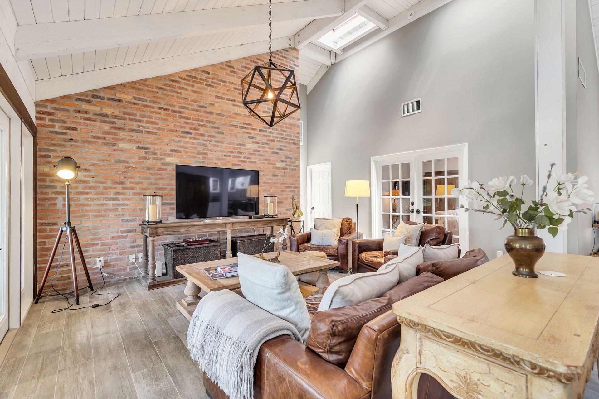 GOLF AND TENNIS VILLAGE P - Residential Lease