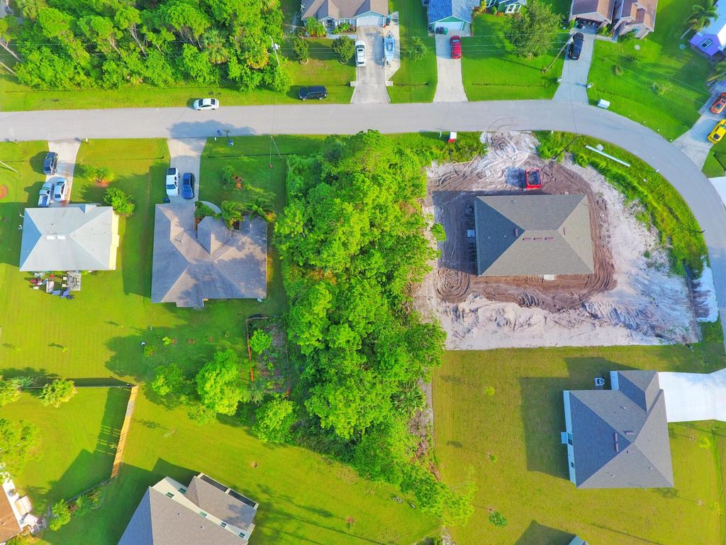 Photo of 6192 NW East Deville Circle, Port St Lucie, FL 34953 (MLS # R10916767)