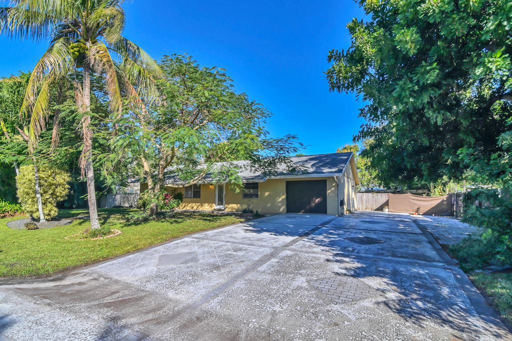 Photo of 9219 Brandy Lane, Lake Worth, FL 33467 (MLS # R10959998)