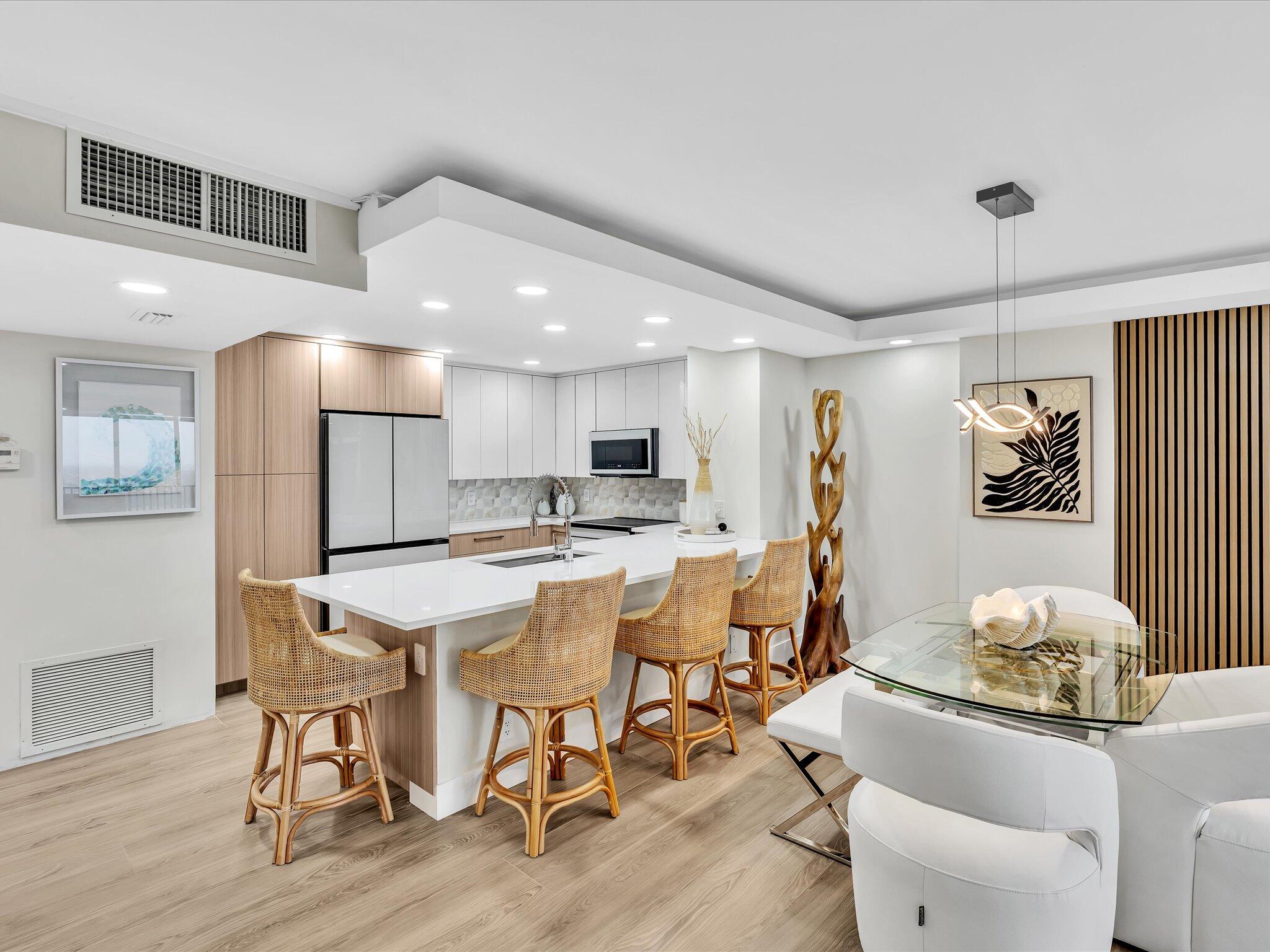 1150 Hillsboro Mile 911