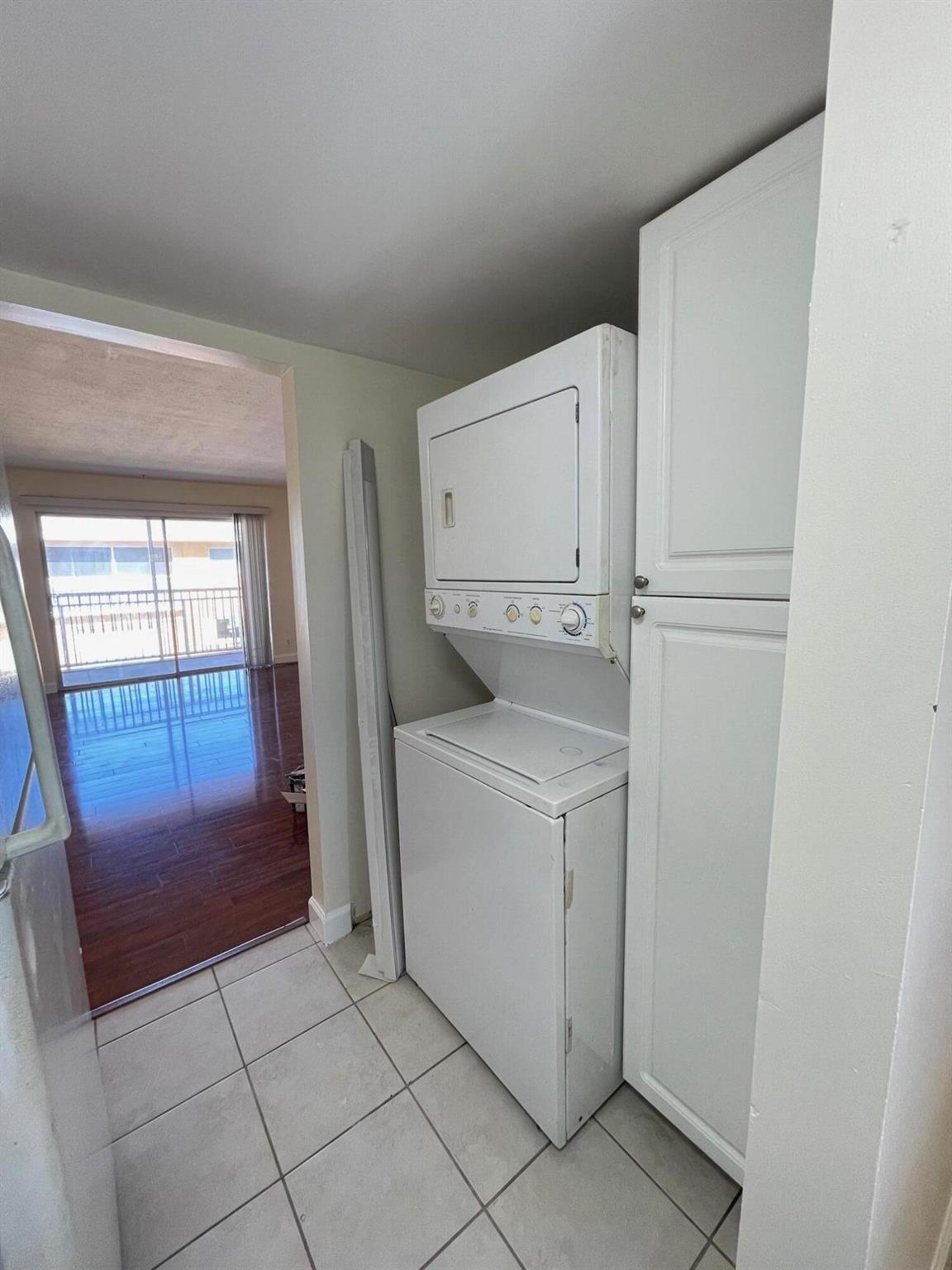 APARTMENTS AT TIMBERLAKE - Residential Lease