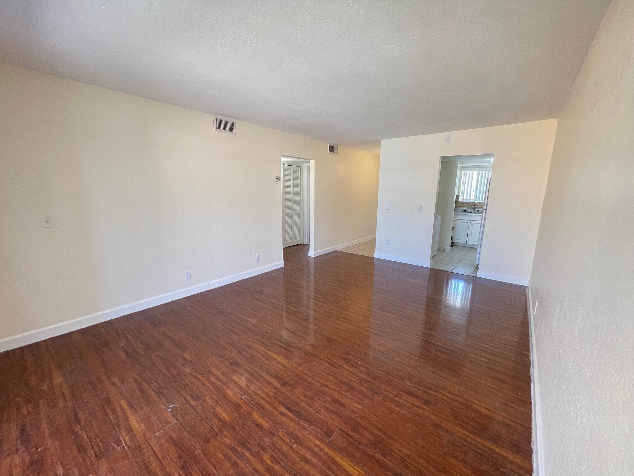 APARTMENTS AT TIMBERLAKE - Residential Lease