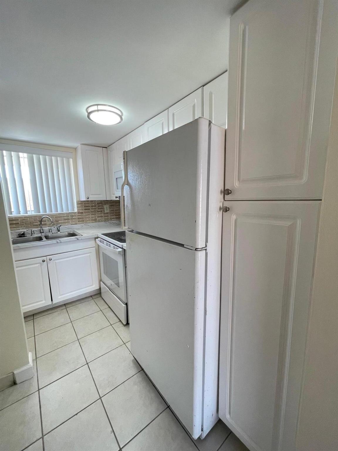 APARTMENTS AT TIMBERLAKE - Residential Lease