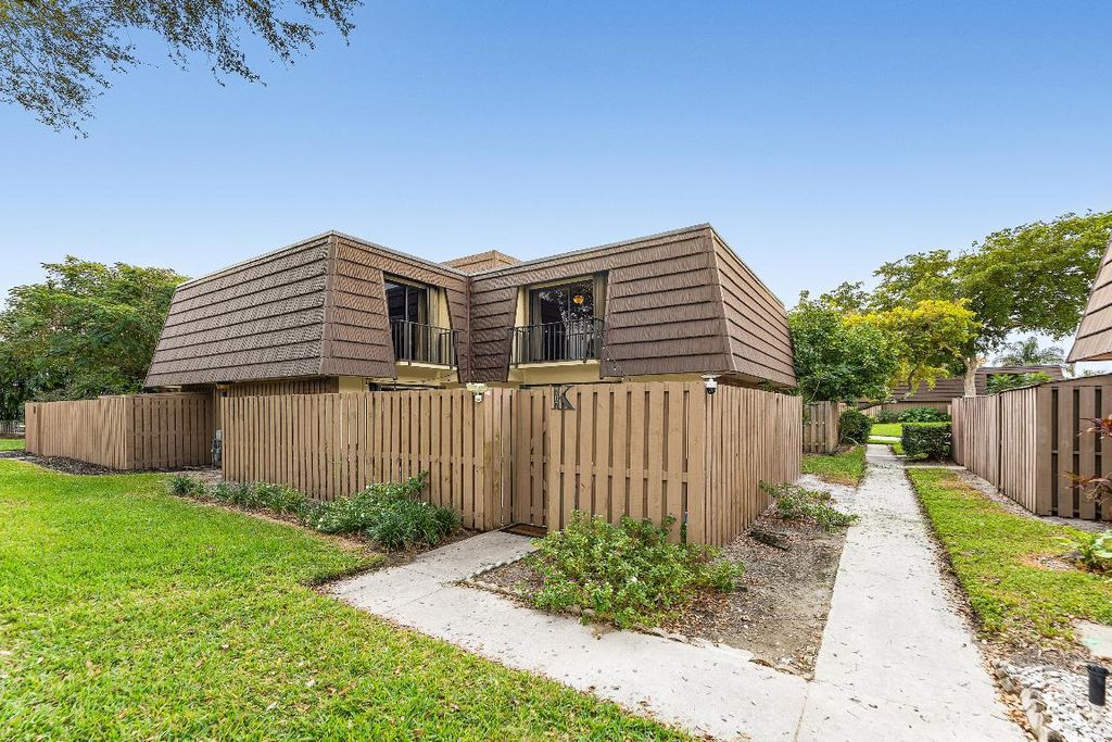 Photo of 707 7th Court, Palm Beach Gardens, FL 33410 (MLS # R11152728)