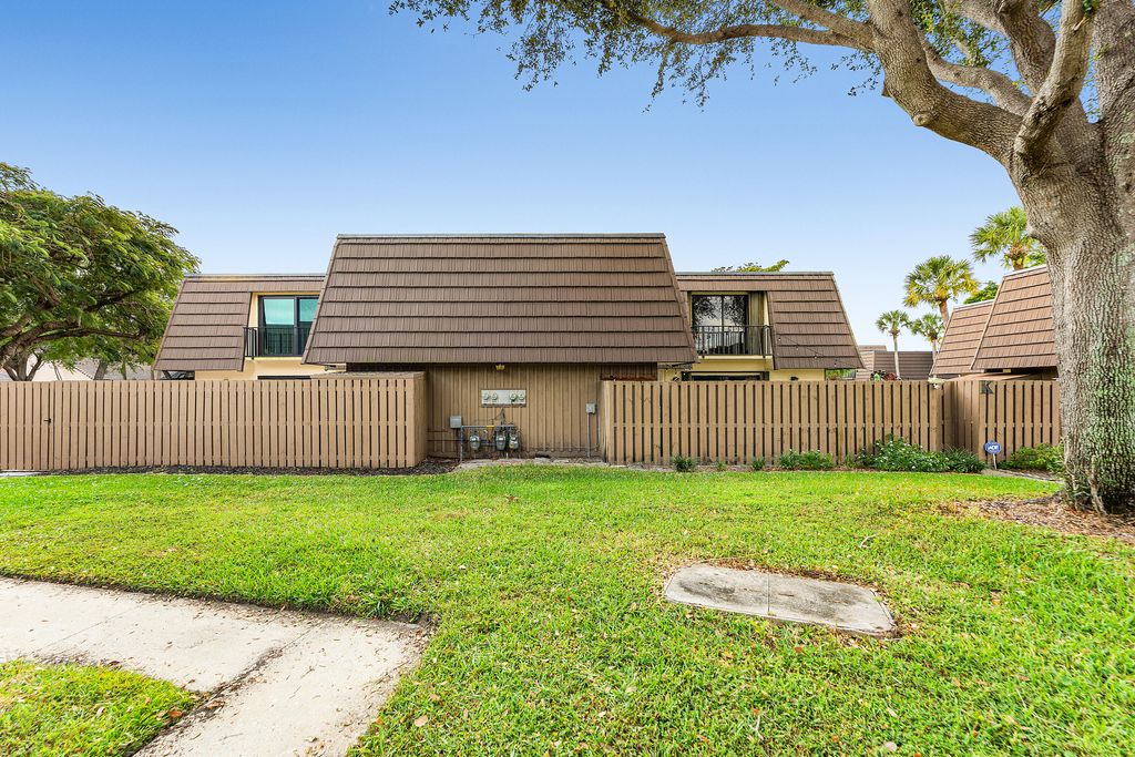 Photo of 707 7th Court, Palm Beach Gardens, FL 33410 (MLS # R11152728)