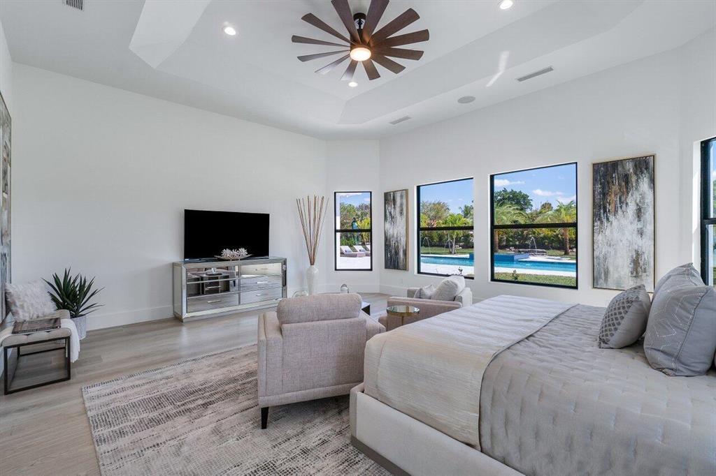 BANYAN LAKES - Residential