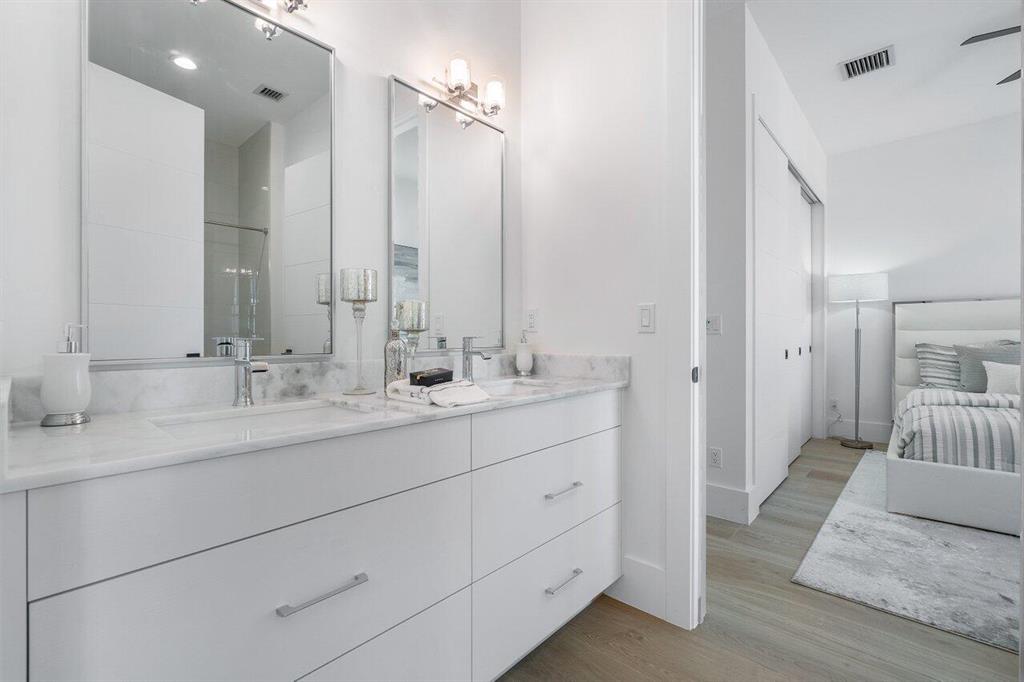 BANYAN LAKES - Residential