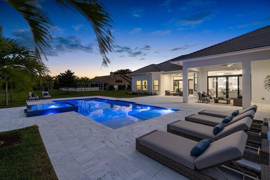 BANYAN LAKES - Residential