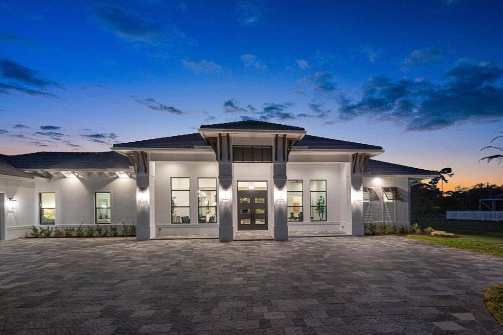 BANYAN LAKES - Residential