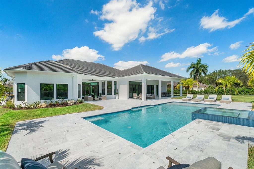 BANYAN LAKES - Residential