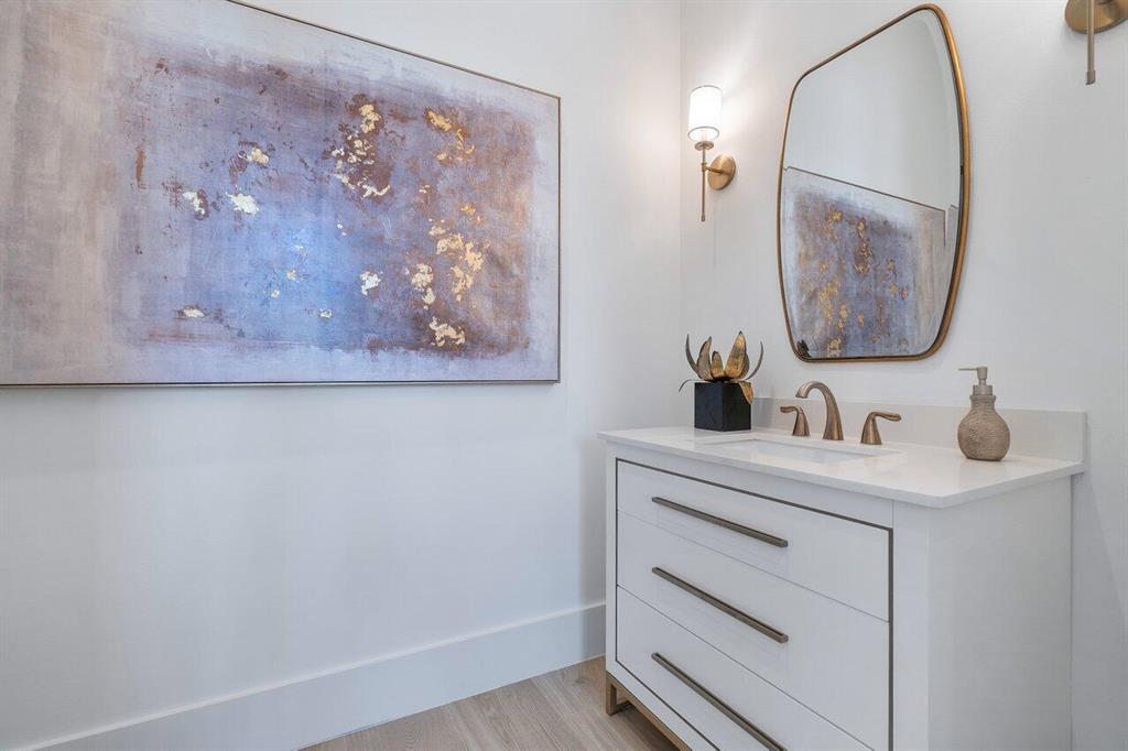 BANYAN LAKES - Residential