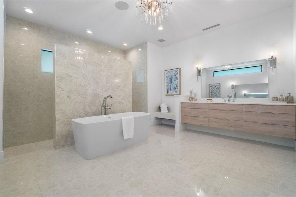 BANYAN LAKES - Residential