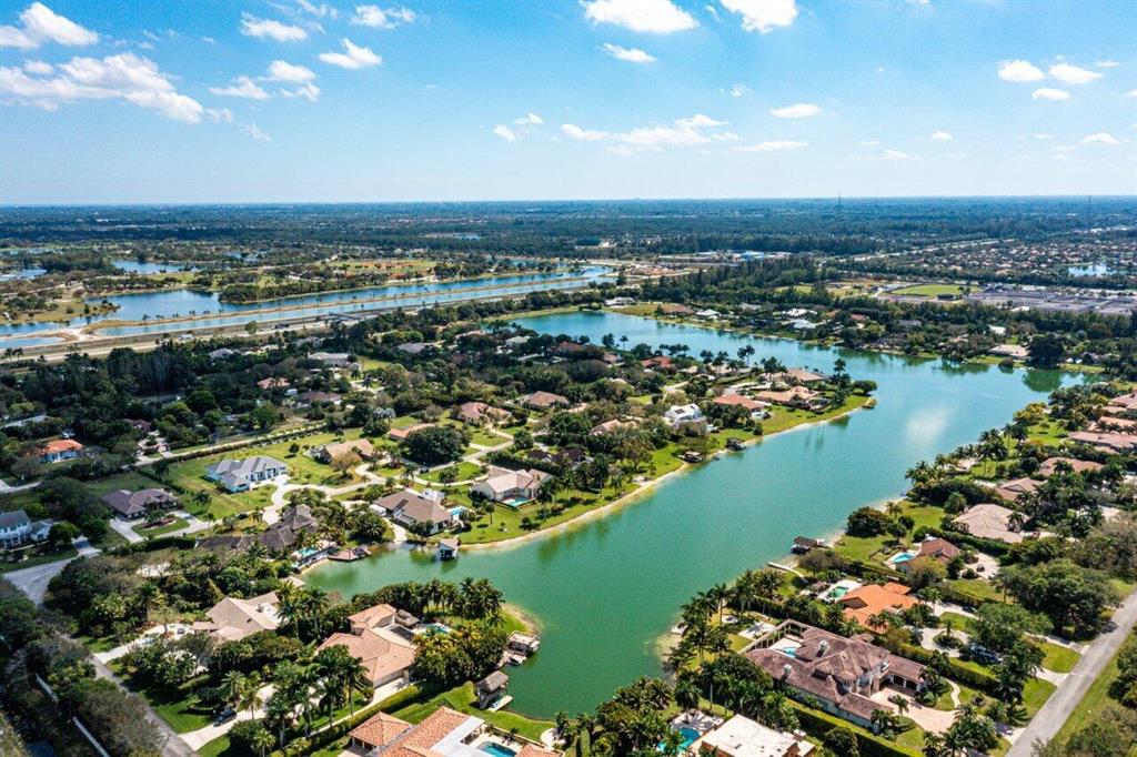 BANYAN LAKES - Residential