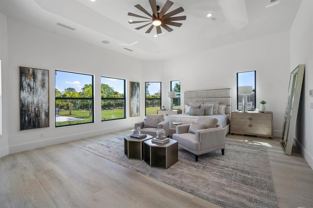 BANYAN LAKES - Residential