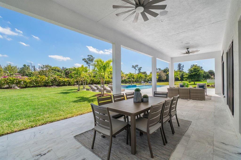 BANYAN LAKES - Residential